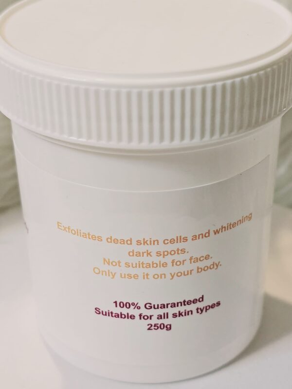 Royal premium Gold intense luxury whitening glow body Scrub 775g - Image 4