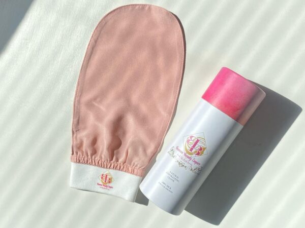 100% silk exfoliating glove. Face and Body. Premium Quality. - Image 2